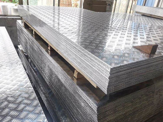 Customized 1060 Embossed Aluminium Sheet Thickness 0.4-5mm Standard Size 1000x2000mm